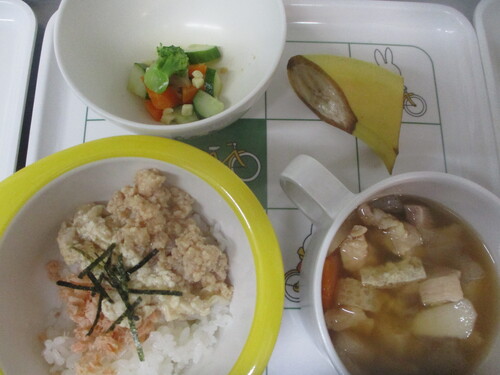 三色丼とのっぺい汁・・熊本県の郷土料理