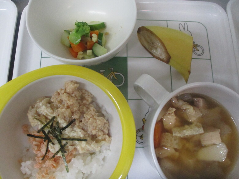 三色丼とのっぺい汁・・熊本県の郷土料理